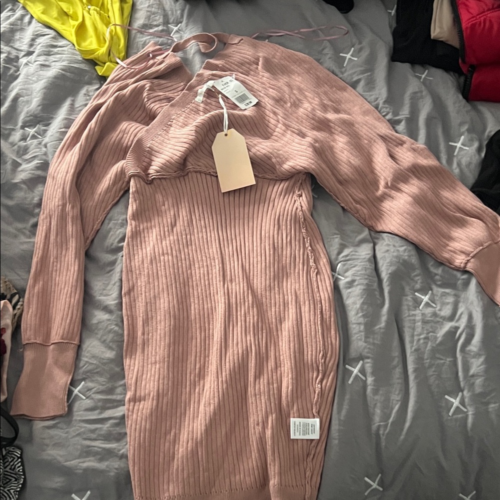 Elegant Pink Ribbed Dress